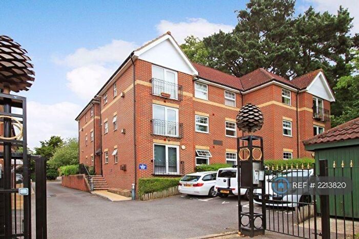 2 Bedroom Flat To Rent In Woodlands Court, Southampton, SO18