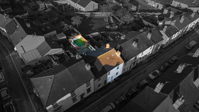 3 Bedroom Terraced House For Sale In Park Street, Stourbridge, DY8