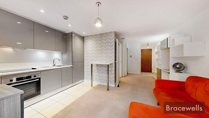 1 Bedroom Flat To Rent In Chadwell Lane, London, N8