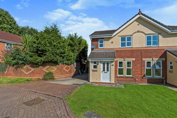 3 Bedroom Semi-Detached House To Rent In Ambleway, Walton-le-Dale, Preston, PR5