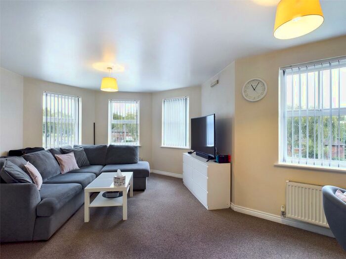 2 Bedroom Apartment To Rent In Gilbert Close, Nottingham, NG5