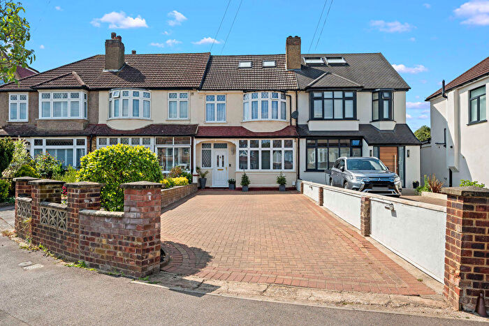 4 Bedroom Terraced House For Sale In Ardrossan Gardens, Worcester Park, KT4