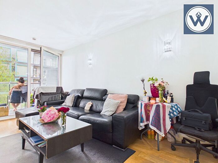 1 Bedroom Flat For Sale In Cardinal Building, Station Approach, Hayes, UB3