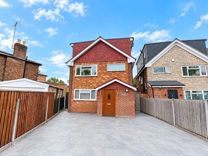4 Bedroom Detached House To Rent In Strafford Road, Hounslow, Greater London, TW3