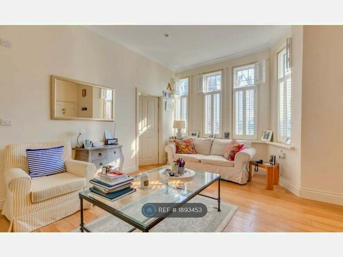 1 Bedroom Flat To Rent In Mysore Road, London, SW11