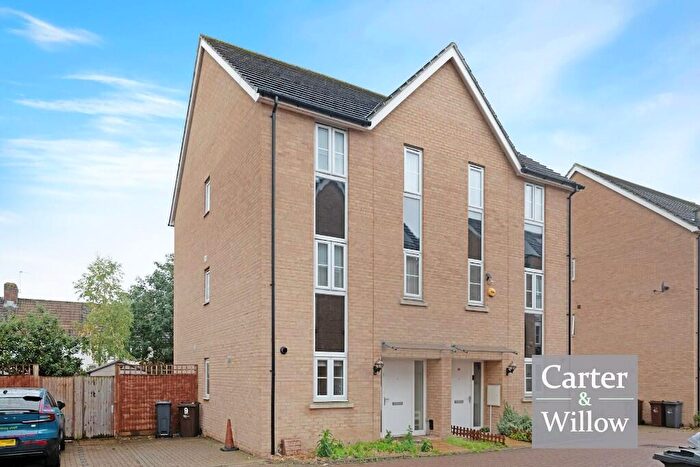 4 Bedroom Town House For Sale In Dorrington Close, Barking, IG11