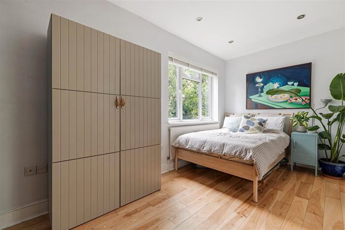 1 Bedroom Flat For Sale In Grove Road, Hackney, E3