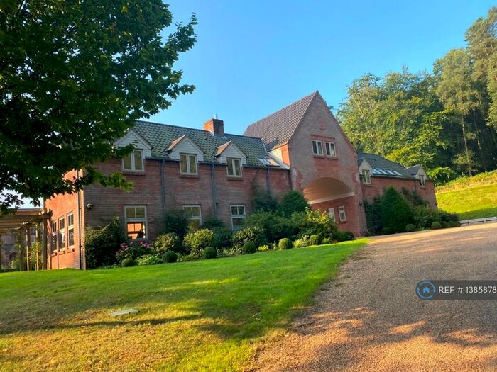 2 Bedroom Penthouse To Rent In Ringland, Norwich, NR8