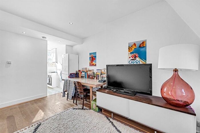 1 Bedroom Flat To Rent In St. Johns Wood High Street, London, NW8