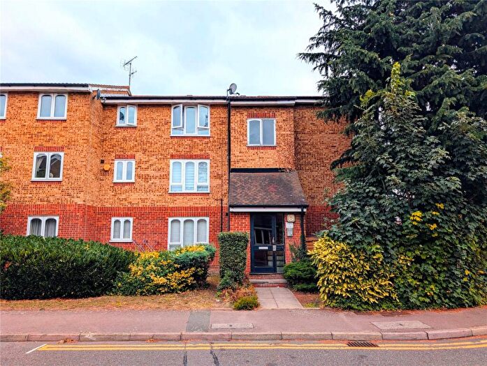 1 Bedroom Flat For Sale In Frazer Close, Romford, RM1