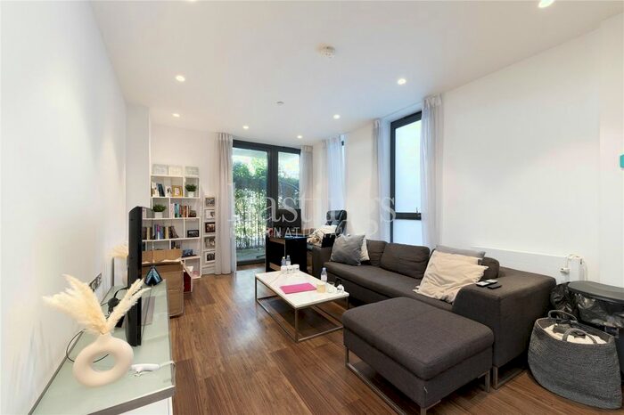 1 Bedroom Flat To Rent In Sitka House, Quebec Way, Canada Water, London, SE16