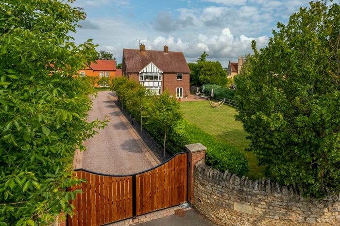 5 Bedroom Detached House For Sale In High Street, Stagsden, MK43