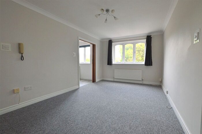 1 Bedroom Flat To Rent In - London Road, Redhill, RH1
