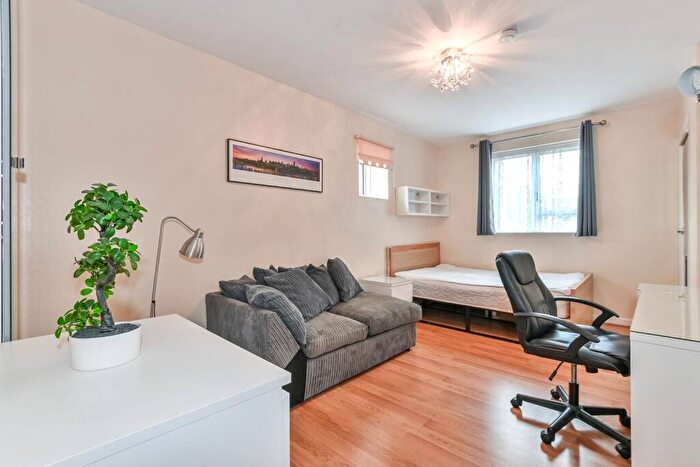 4 Bedroom Flat To Rent In Osnaburgh Street, Camden, London, NW1