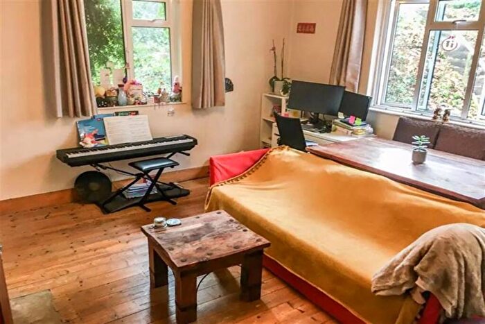 2 Bedroom Flat To Rent In The Glebe, SE3