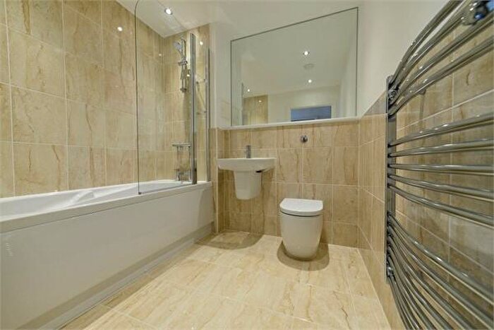 2 Bedroom Apartment To Rent In Ferry Court, Cardiff, CF11