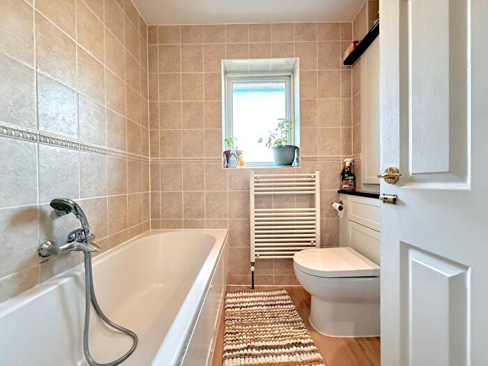 4 Bedroom Property To Rent In Lombardy Drive, Maidstone, ME14