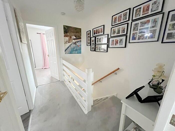 2 Bedroom End Of Terrace House For Sale In Aysha Close, New Milton, Hampshire., BH25