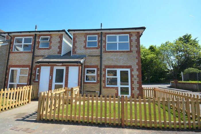 1 Bedroom Apartment To Rent In Courtenay Road, Maidstone, ME15