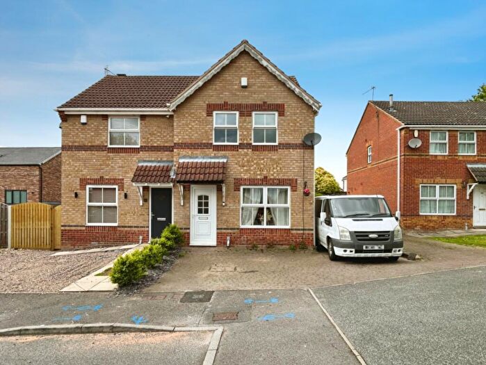3 Bedroom Semi Detached House For Sale In Bank End Close, Bolton-Upon-Dearne, Rotherham, S63