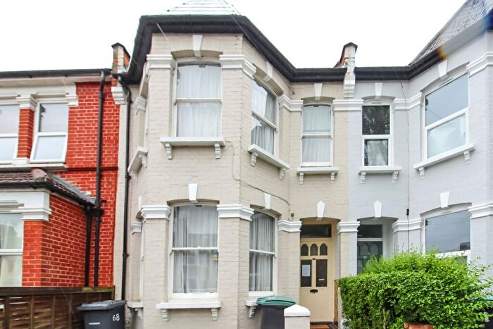 3 Bedroom Terraced House To Rent In Willingdon Road, Wood Green, N22