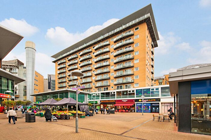 2 Bedroom Flat To Rent In Hamlyn House, High Street, TW13