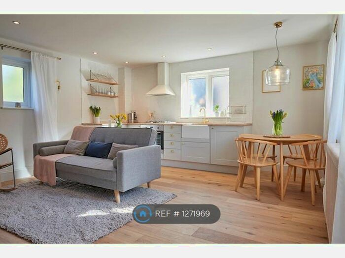 1 Bedroom Detached House To Rent In Homewood Road, Langton Green, Tunbridge Wells TN3