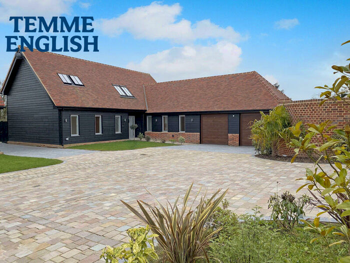 5 Bedroom Detached House For Sale In Woodham Road, SS11