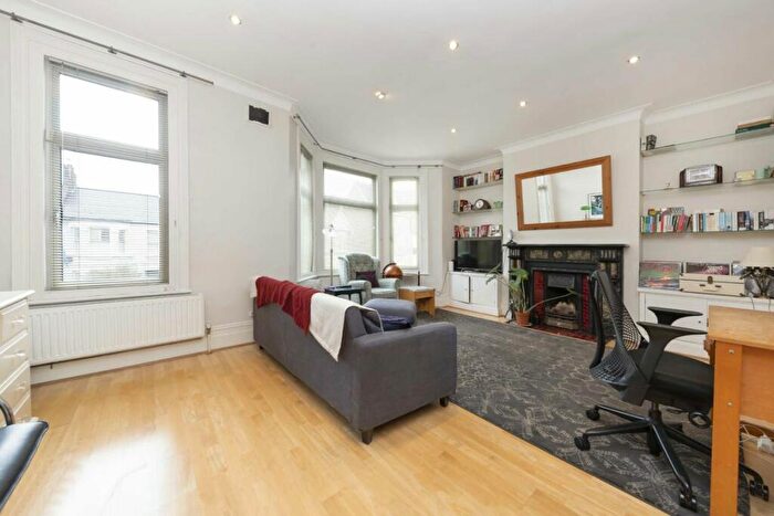 2 Bedroom Flat To Rent In All Souls Avenue, Kensal Rise, NW10