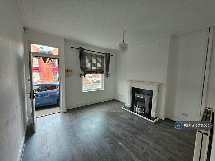 4 Bedroom Terraced House To Rent In Highfield Road, Salford, M6
