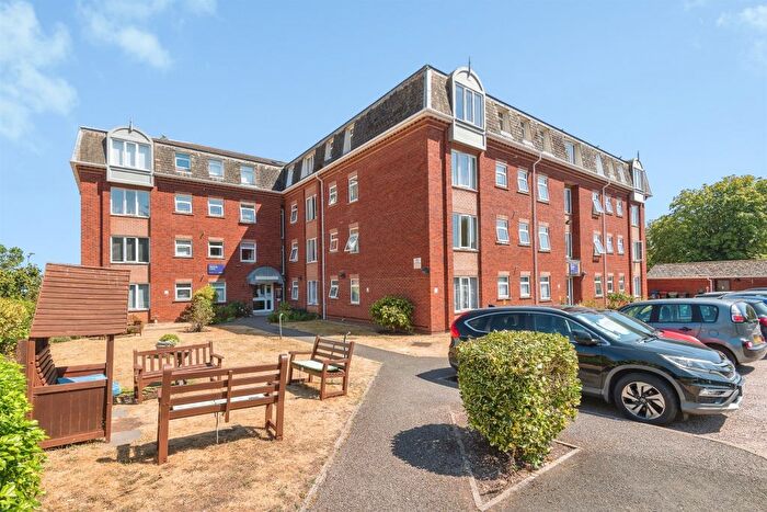 2 Bedroom Flat For Sale In North Road, Minehead, TA24