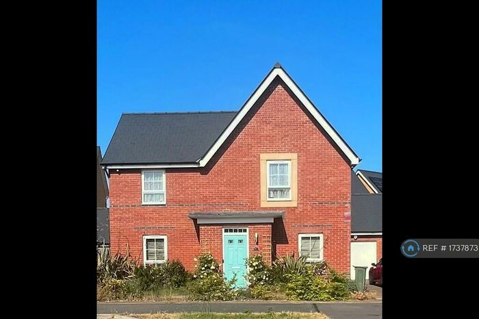 4 Bedroom Detached House To Rent In Newport Road, Milton Keynes, MK10