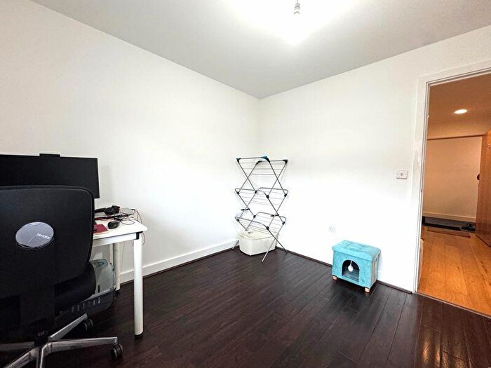 2 Bedroom Apartment To Rent In Drift Court, Basin Approach, London, E16