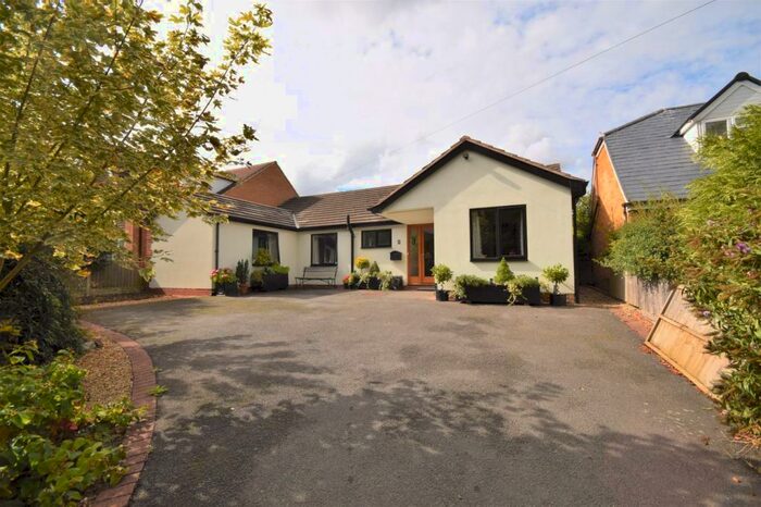 4 Bedroom Detached Bungalow For Sale In Wards Lane, Yelvertoft, Northampton, NN6