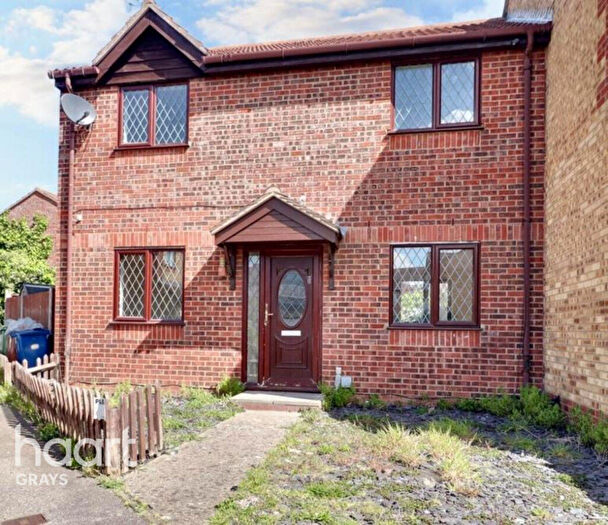 3 Bedroom Semi-Detached House To Rent In Elmdon Road, South Ockendon, RM15