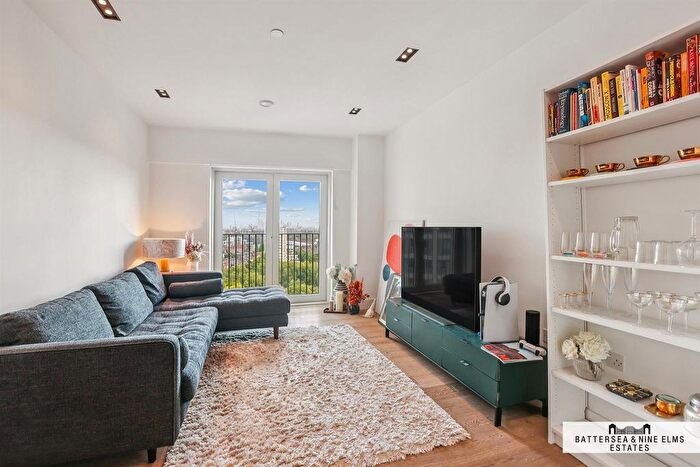 1 Bedroom Flat For Sale In Keybridge Tower, Exchange Gardens, SW8