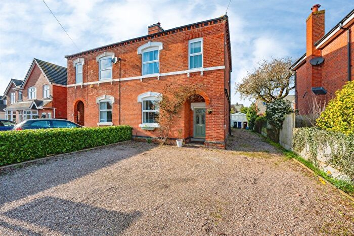 3 Bedroom Semi-Detached House For Sale In Church Road, Stretton, Burton-On-Trent, DE13