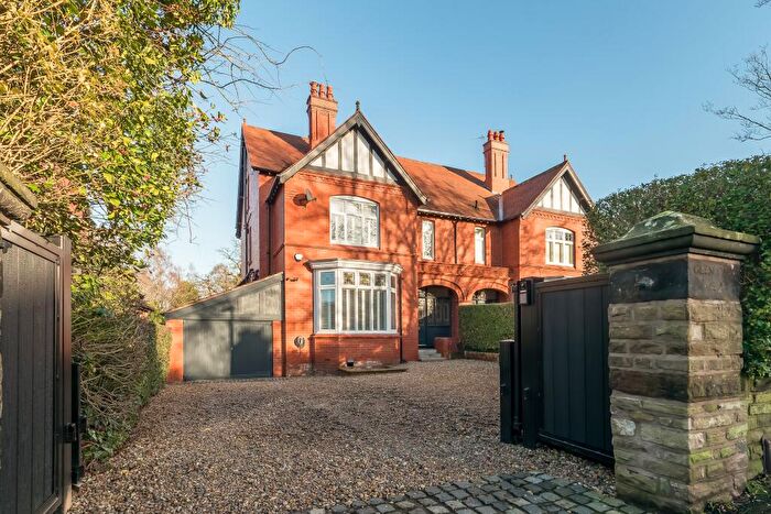 5 Bedroom House To Rent In Hawthorn Lane, Wilmslow, Cheshire, SK9