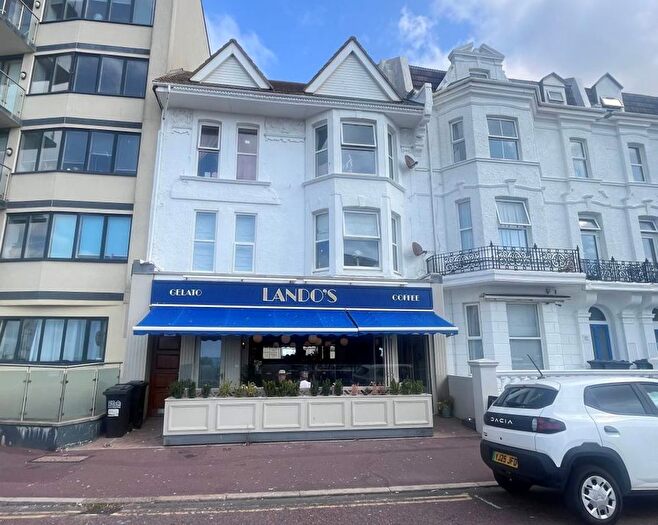 2 Bedroom Flat To Rent In Marina, Bexhill On Sea, TN40