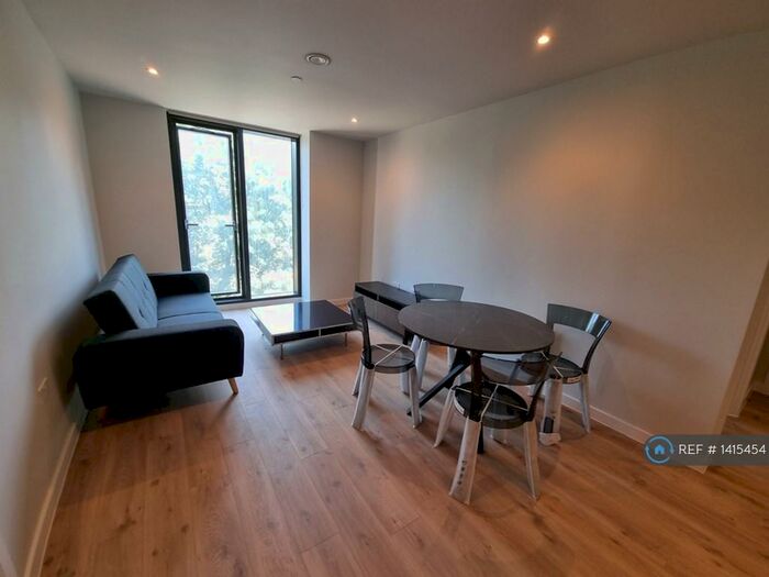 2 Bedroom Flat To Rent In Aspin Lane, Manchester, M4