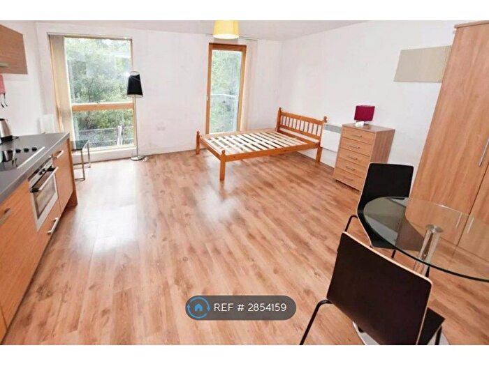 Studio To Rent In Vallea Court, Manchester, M4
