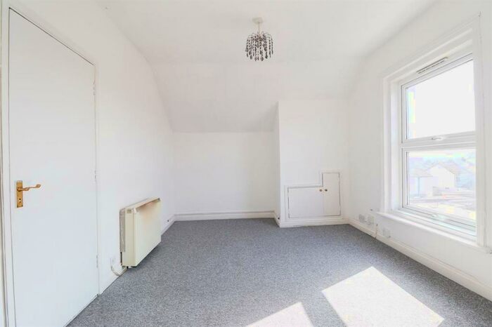 2 Bedroom Terraced House To Rent In London Road, PO2