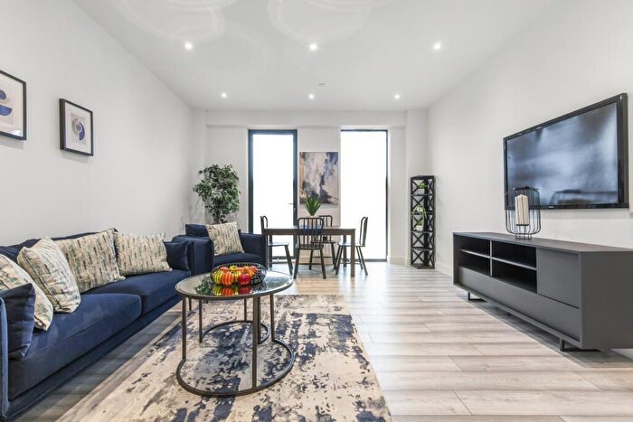 1 Bedroom Flat To Rent In High Street, Edgware, HA8