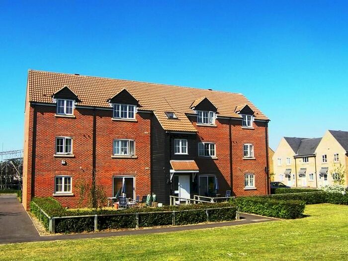 2 Bedroom Flat To Rent In Hubbards Close, Hillingdon, UB8