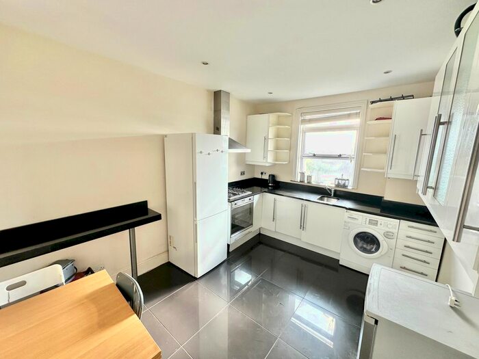 4 Bedroom Maisonette To Rent In Flat, Pennsylvania Road, EX4