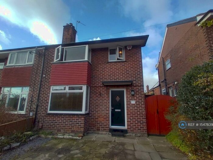 3 Bedroom Semi-Detached House To Rent In Shaftesbury Road, Swinton, Manchester, M27