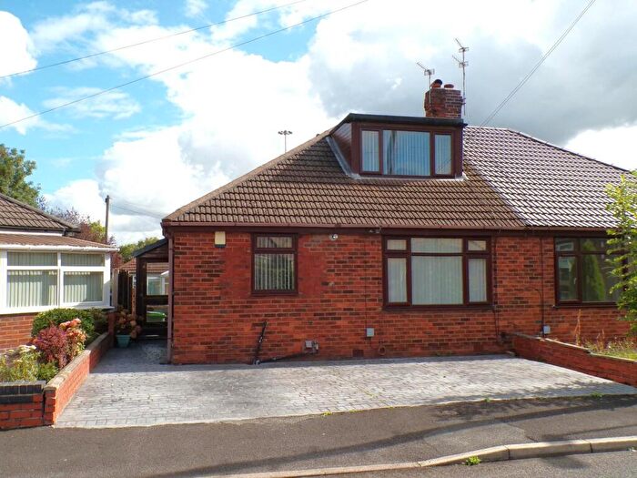 2 Bedroom Semi-Detached Bungalow For Sale In Teasdale Close, Chadderton, Oldham, OL9