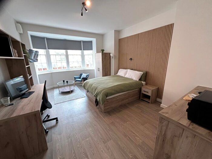 Studio To Rent In High Steet, City Centre, SO14