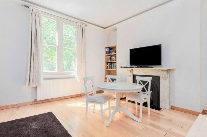 3 Bedroom Flat To Rent In Fitzjohns Avenue, Hampstead, NW3