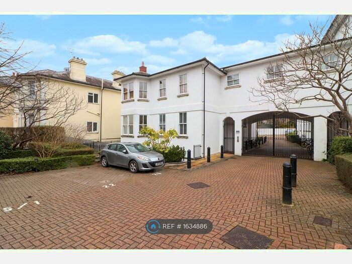 3 Bedroom Flat To Rent In Tunbridge Wells, Tunbridge Wells, TN1